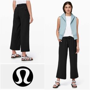 LULULEMON 10 On The Fly Wide Leg 7/8 Pant Woven Black Size 10 W5BQPS